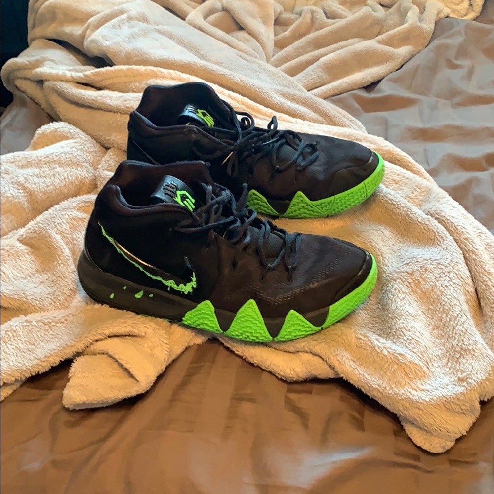 Kyrie 4 halloween Nike Drip